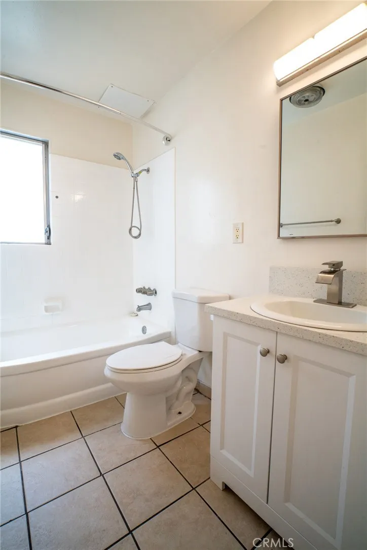 3929 W 242nd Street Torrance, CA 90505