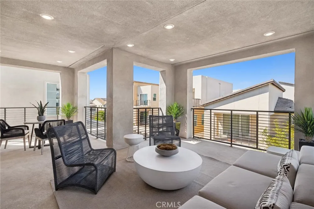 108 Shear Irvine, CA 92618