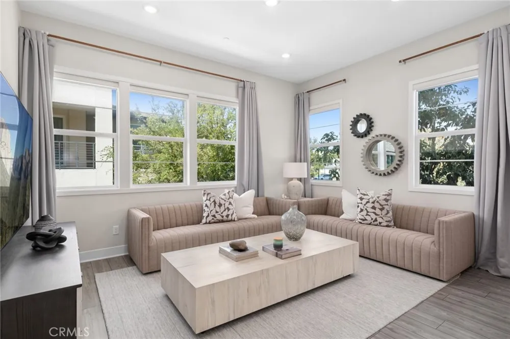 108 Shear Irvine, CA 92618