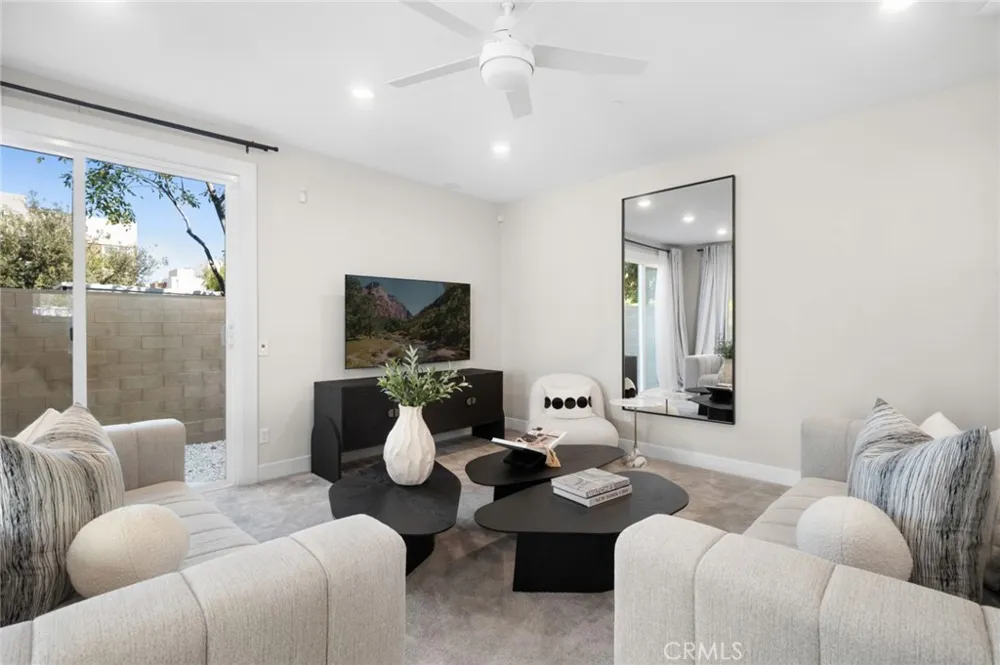 108 Shear Irvine, CA 92618