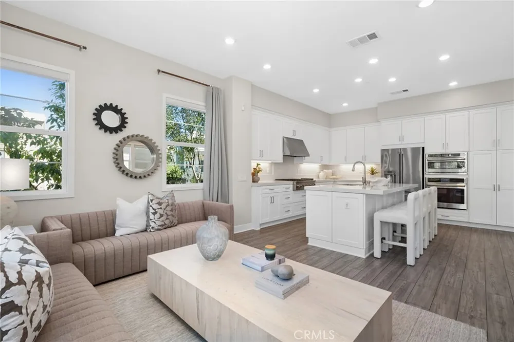 108 Shear Irvine, CA 92618