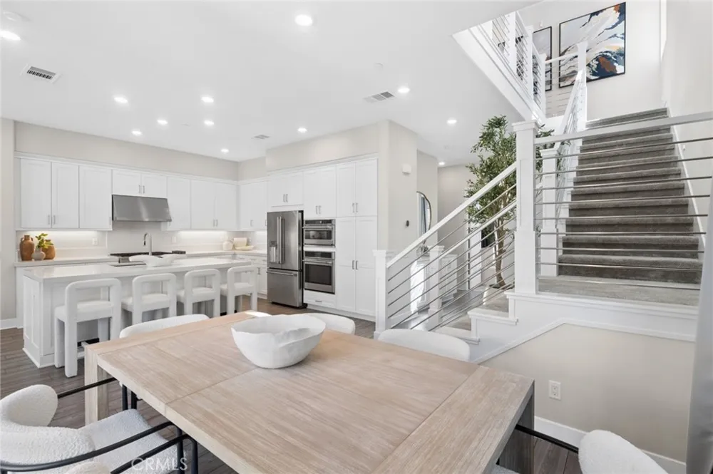 108 Shear Irvine, CA 92618