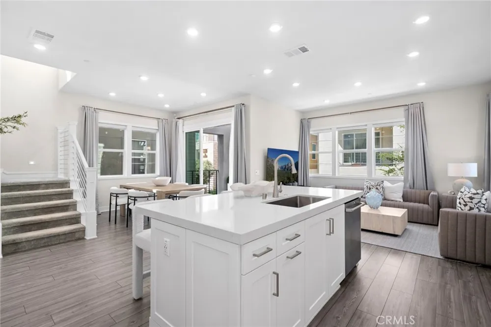 108 Shear Irvine, CA 92618