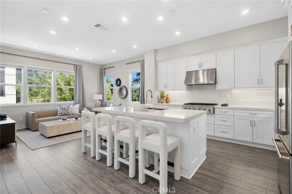 108 Shear Irvine, CA 92618