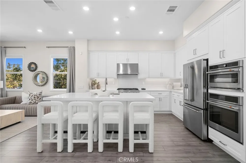108 Shear Irvine, CA 92618