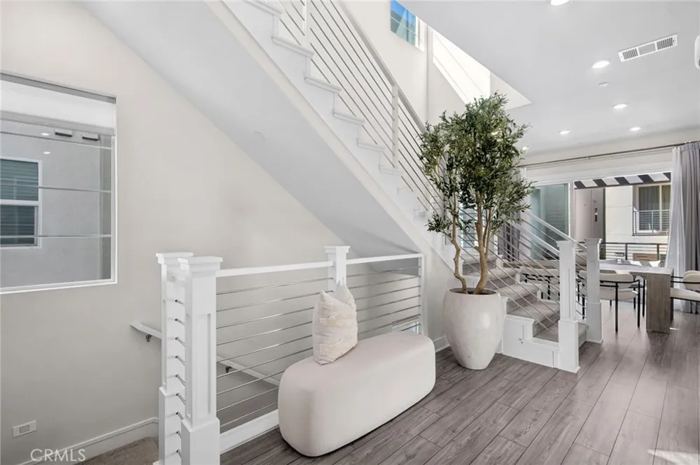 108 Shear Irvine, CA 92618