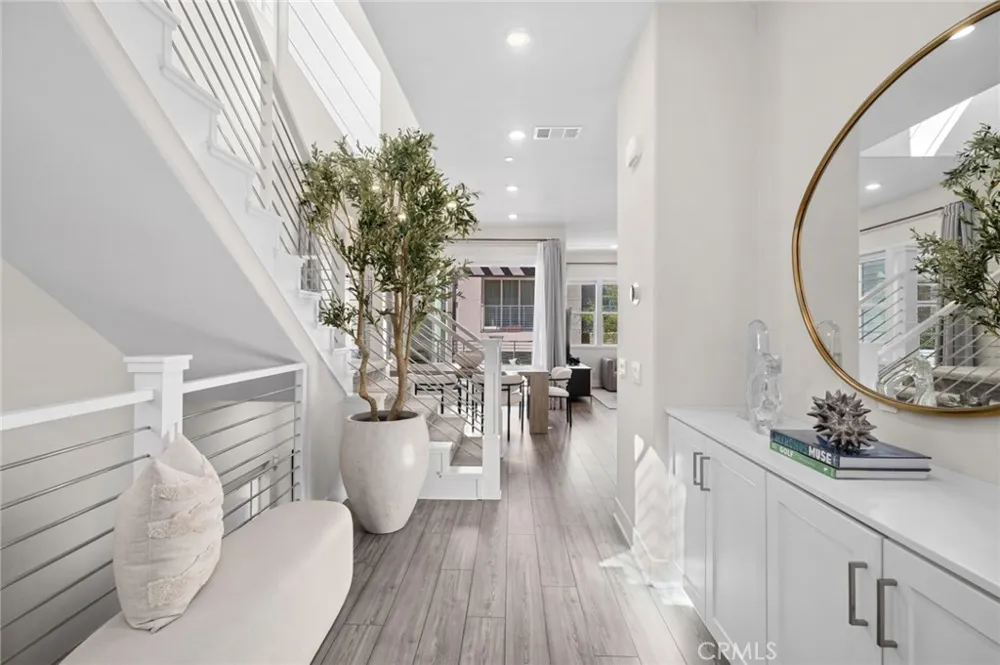108 Shear Irvine, CA 92618