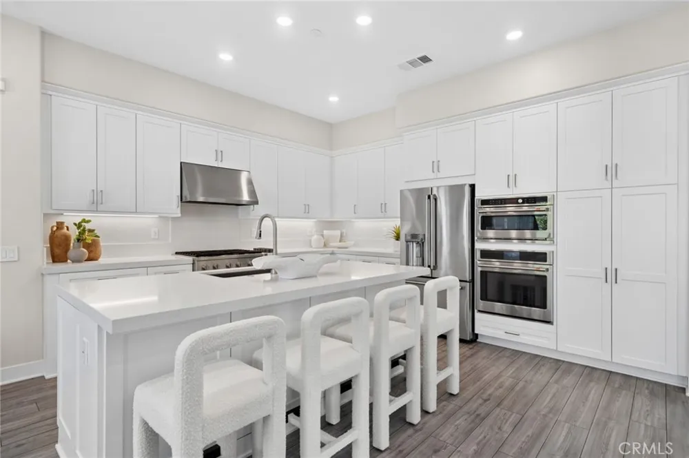 108 Shear Irvine, CA 92618