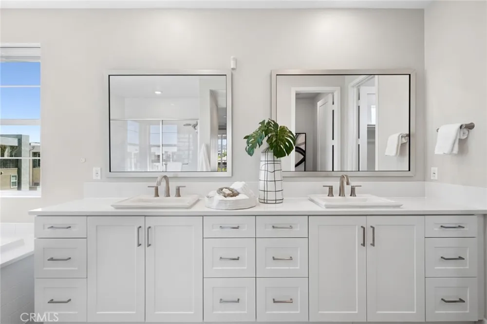 108 Shear Irvine, CA 92618