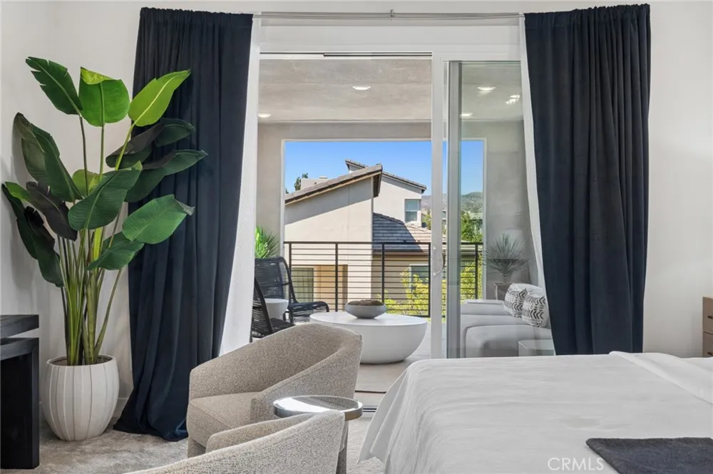 108 Shear Irvine, CA 92618