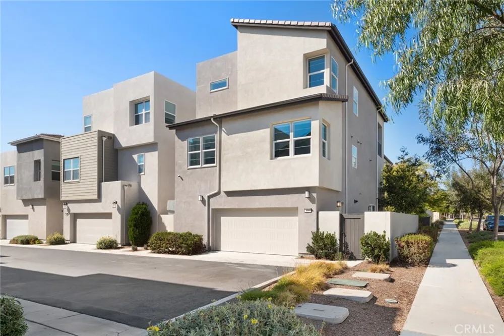 108 Shear Irvine, CA 92618