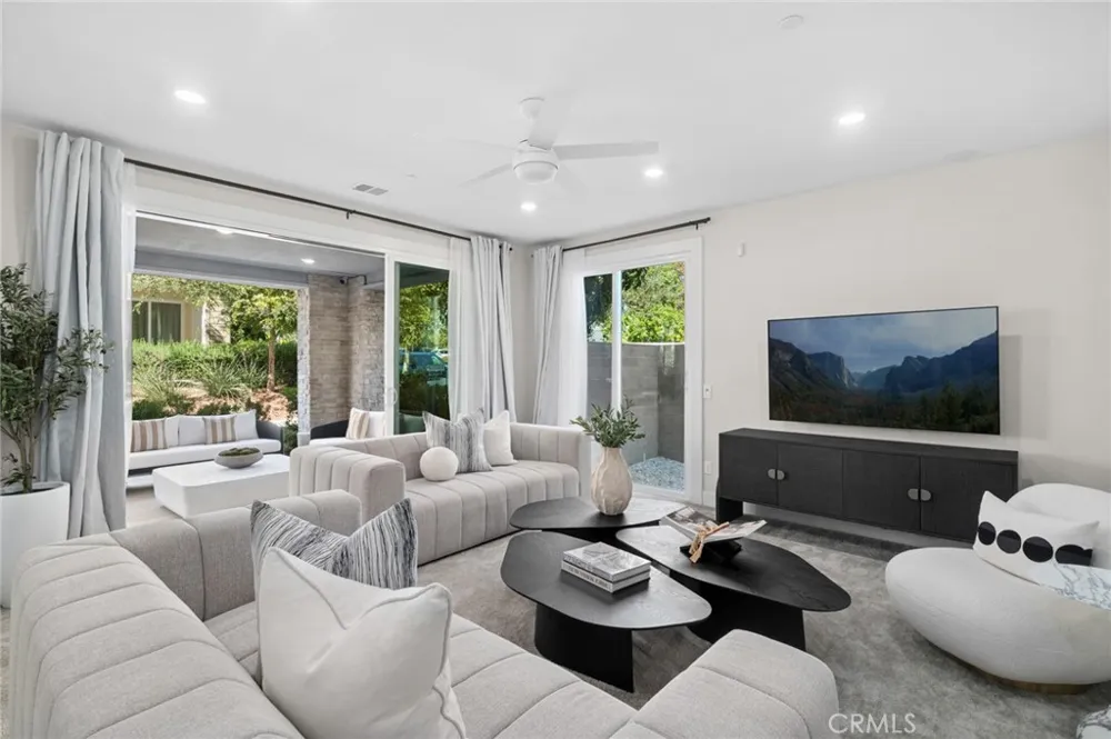 108 Shear Irvine, CA 92618