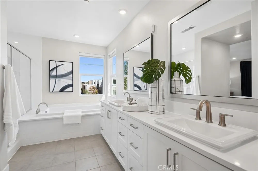 108 Shear Irvine, CA 92618