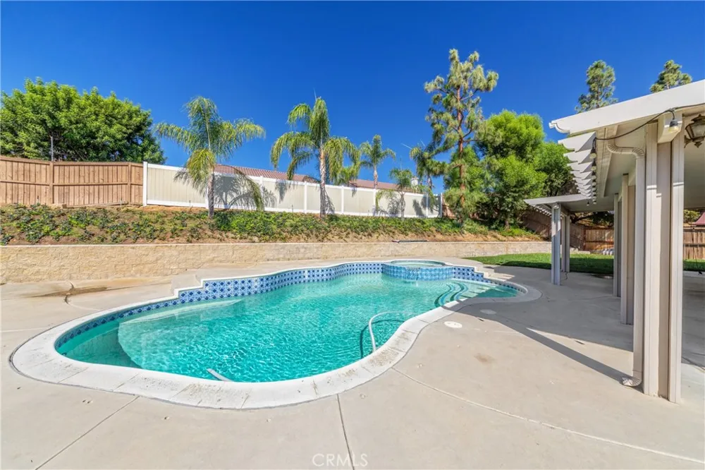 25043 Babbling Brook Menifee, CA 92584