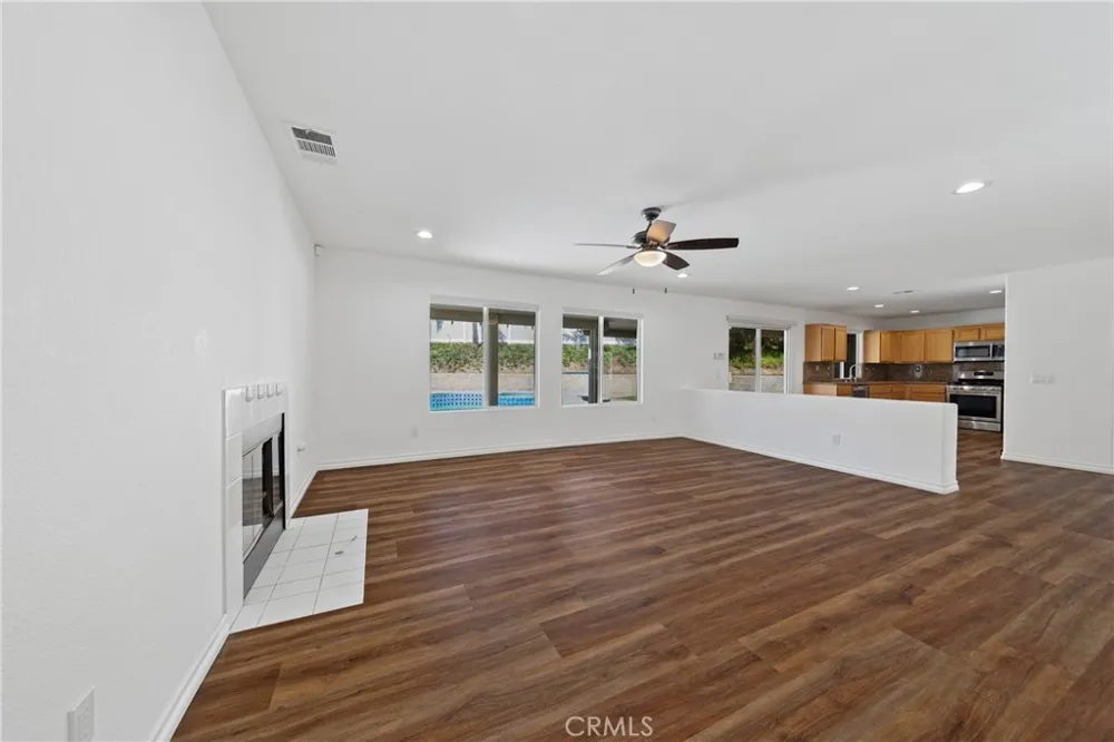 25043 Babbling Brook Menifee, CA 92584