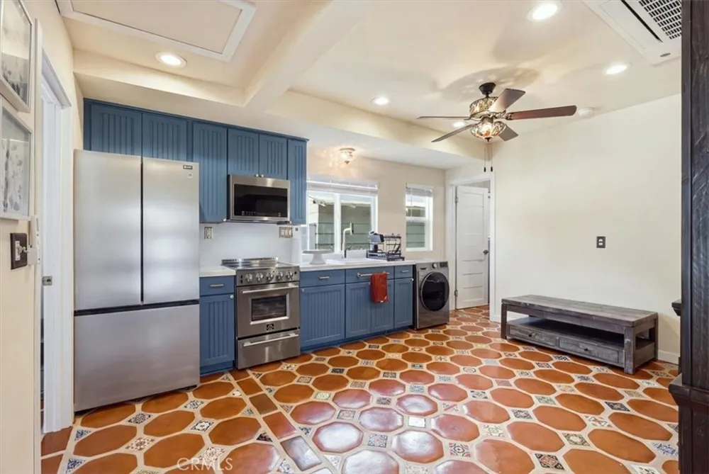 512 S Maple Santa Ana, CA 92701