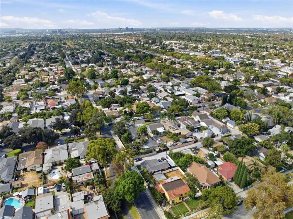 512 S Maple Santa Ana, CA 92701