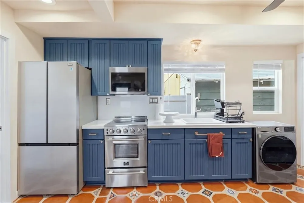512 S Maple Santa Ana, CA 92701