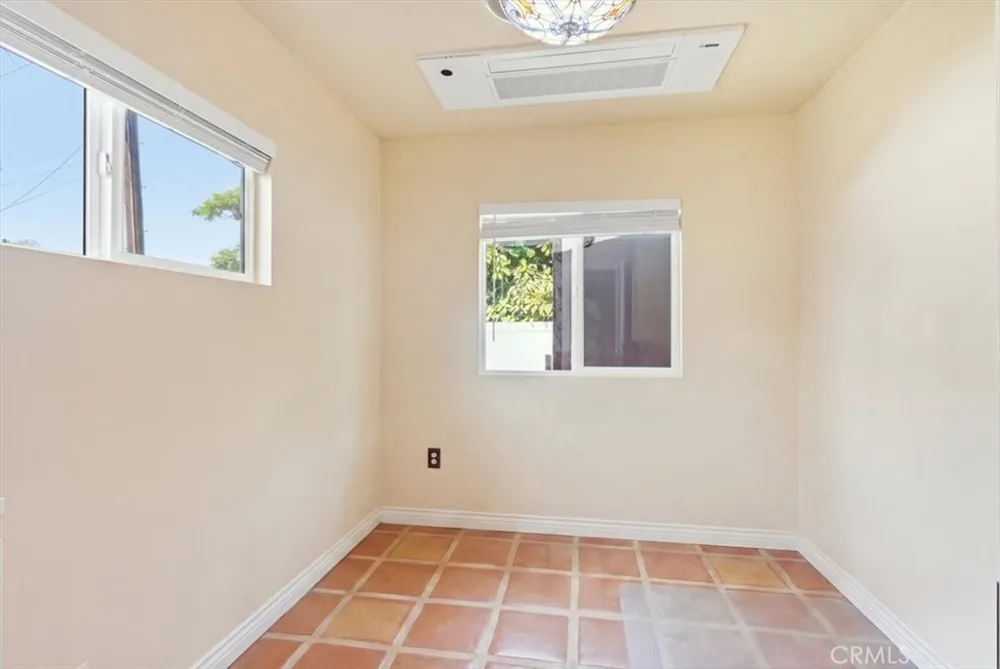 512 S Maple Santa Ana, CA 92701