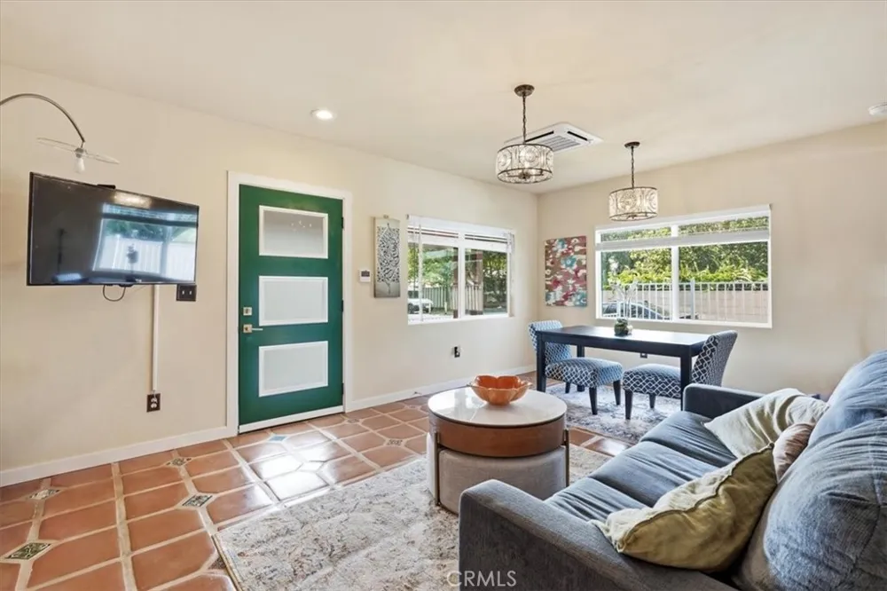512 S Maple Santa Ana, CA 92701