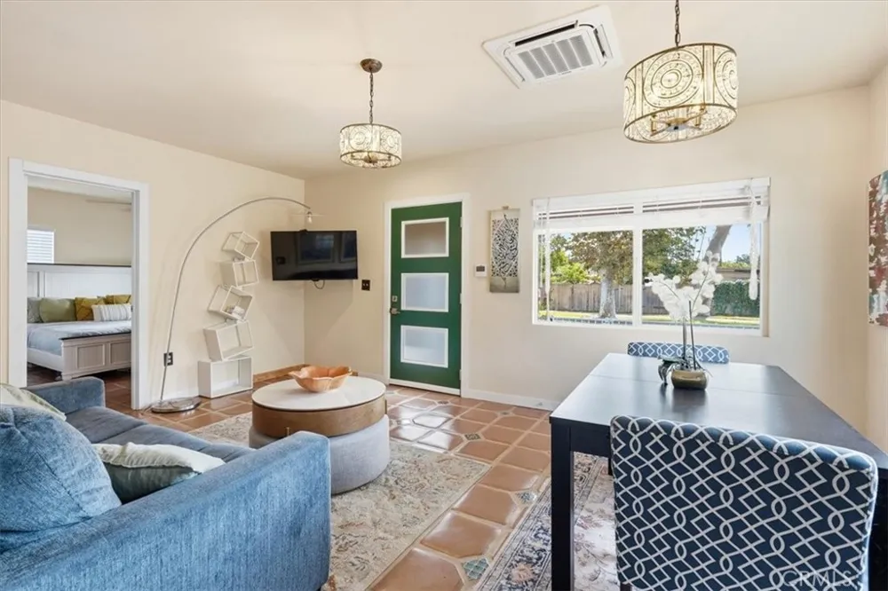 512 S Maple Santa Ana, CA 92701