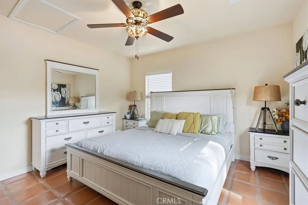 512 S Maple Santa Ana, CA 92701