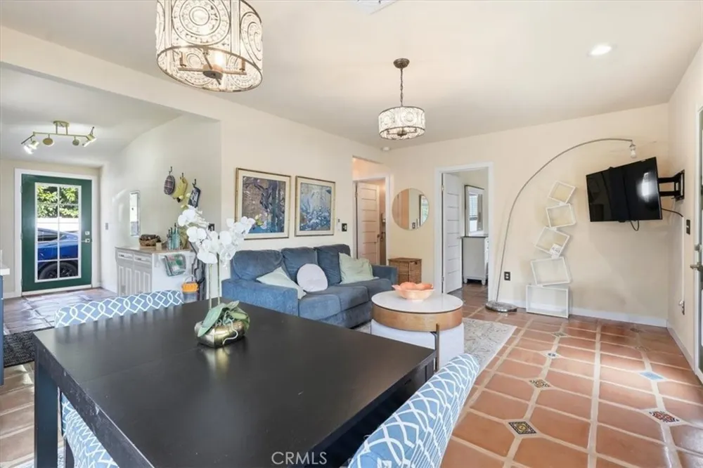 512 S Maple Santa Ana, CA 92701