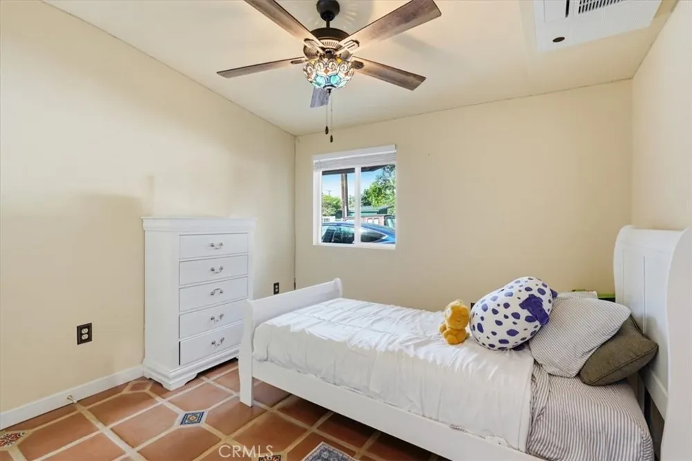 512 S Maple Santa Ana, CA 92701