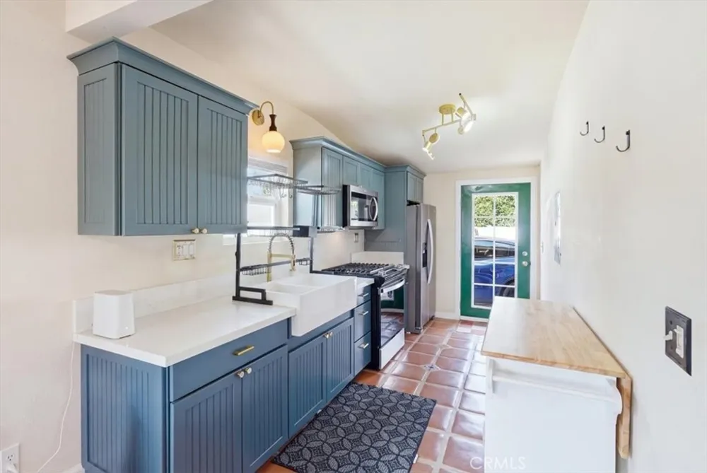 512 S Maple Santa Ana, CA 92701