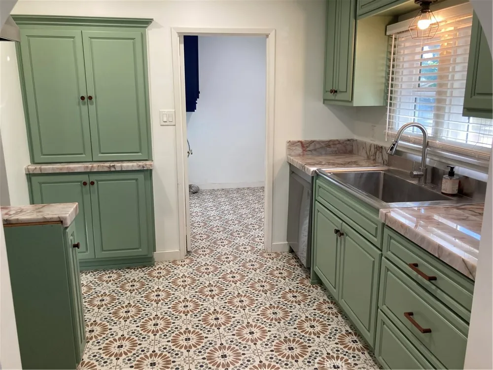 2032 Blenheim Riverside, CA 92507