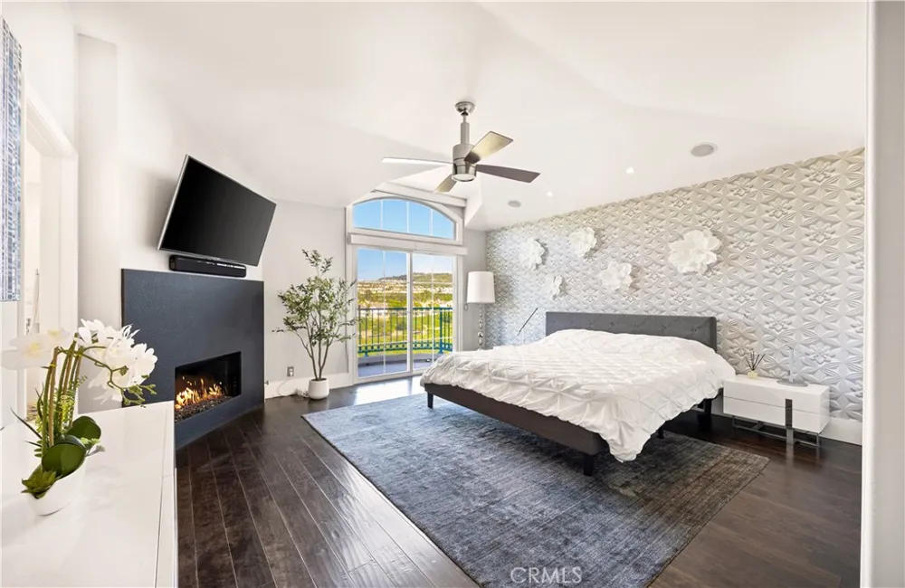 4 Chandon Newport Coast, CA 92657