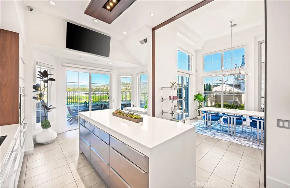 4 Chandon Newport Coast, CA 92657