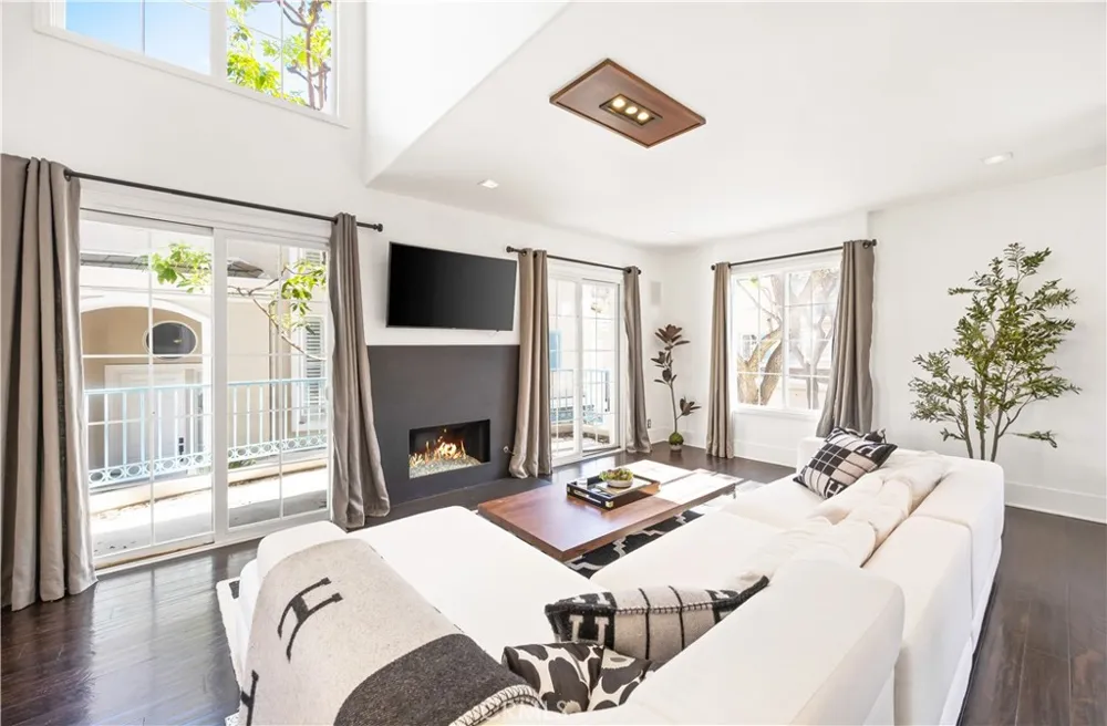 4 Chandon Newport Coast, CA 92657
