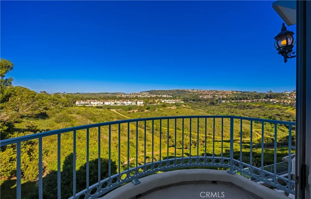 4 Chandon Newport Coast, CA 92657