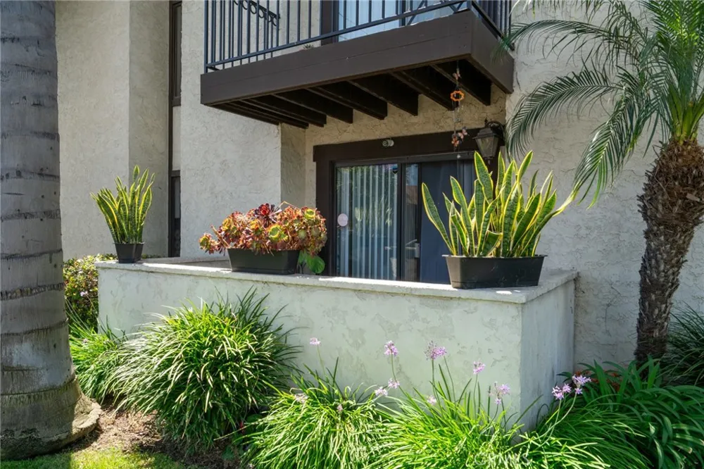 729 Freeman Avenue Long Beach, CA 90804