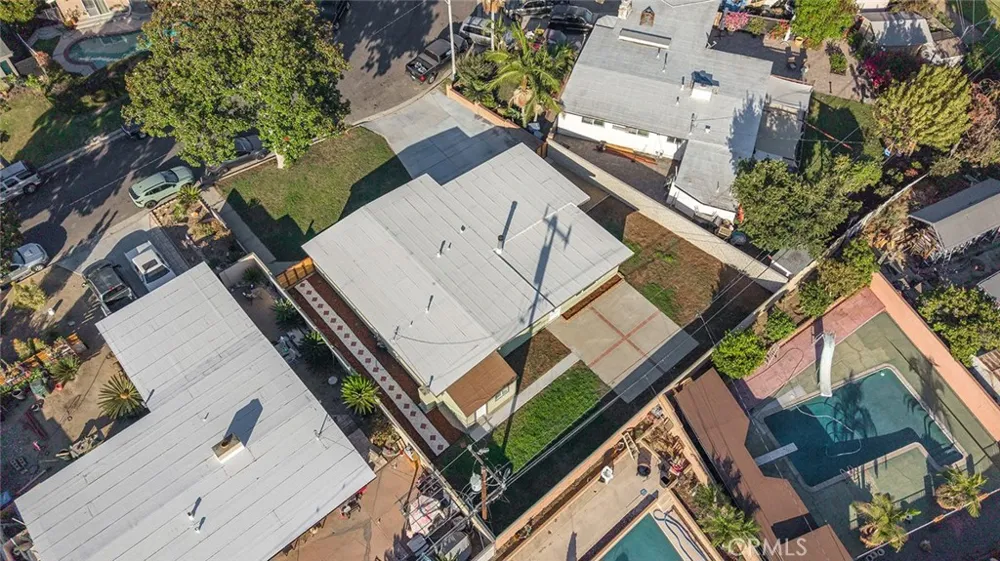 14046 Oval Whittier, CA 90605