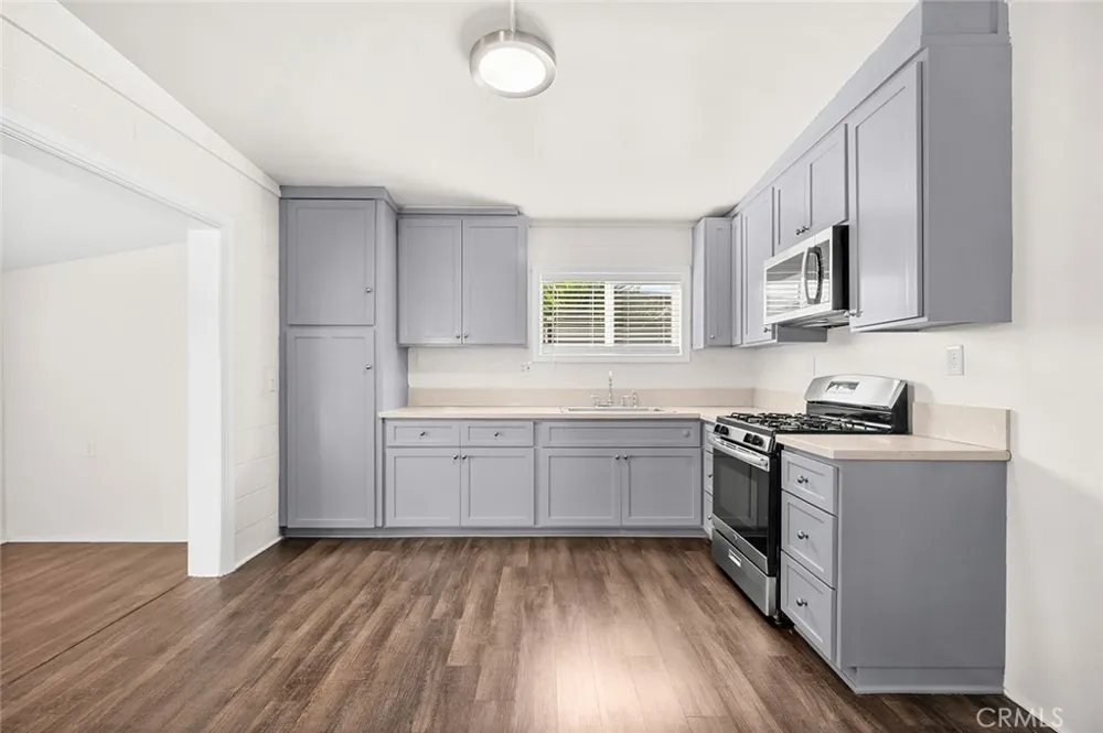 14046 Oval Whittier, CA 90605