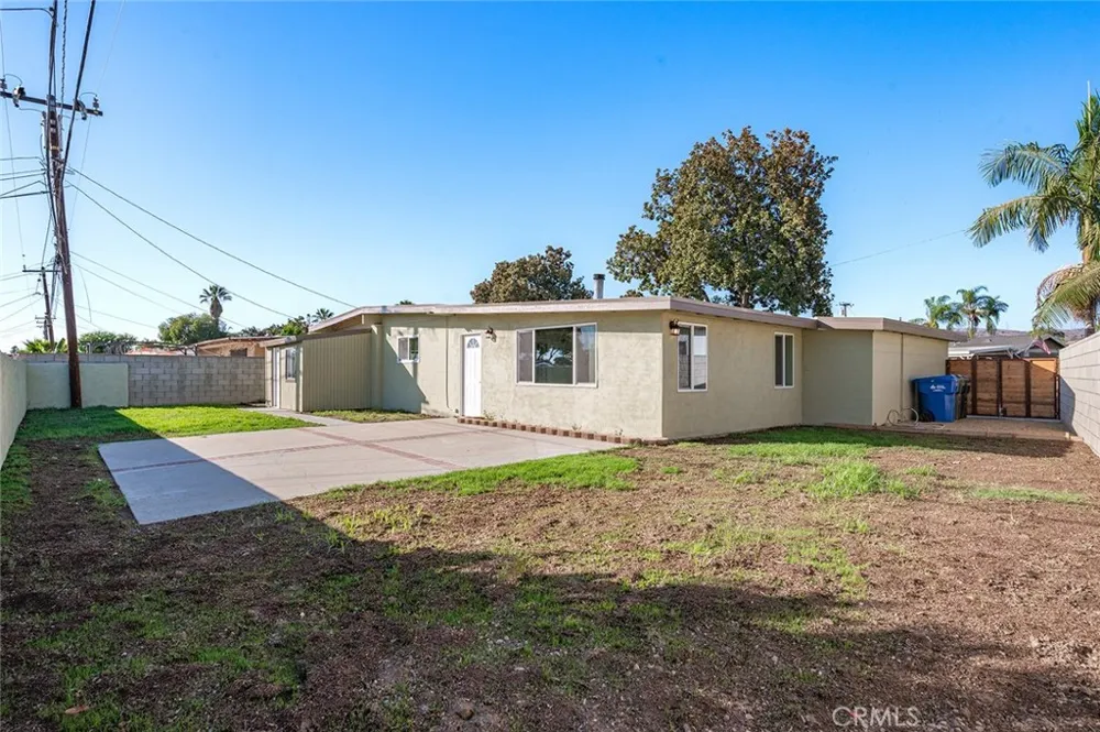 14046 Oval Whittier, CA 90605