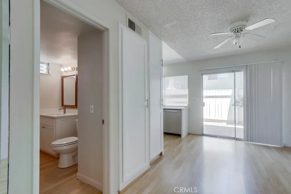 9502 Pettswood Dr #7 Huntington Beach, CA 92646