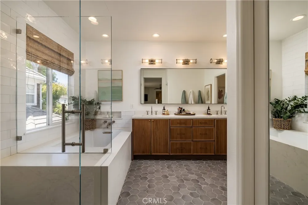 2001 Haven Newport Beach, CA 92663