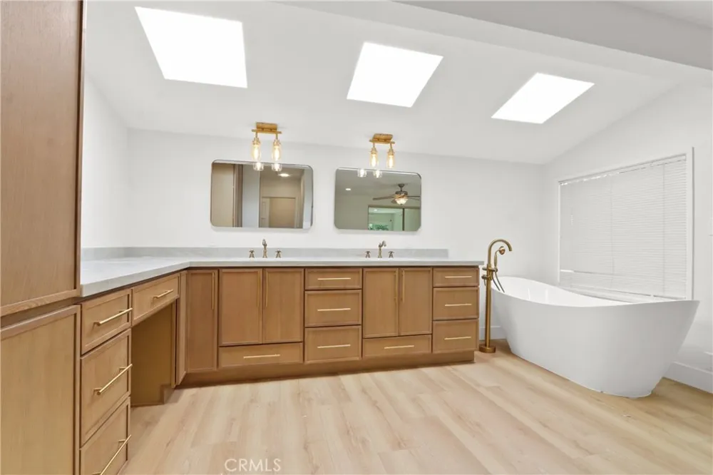 1621 Cornwall Newport Beach, CA 92660