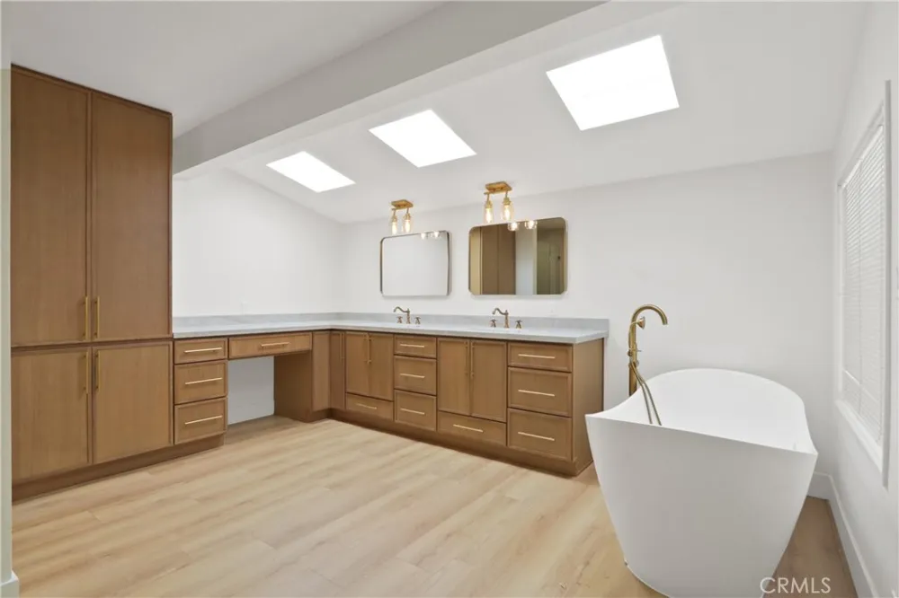 1621 Cornwall Newport Beach, CA 92660