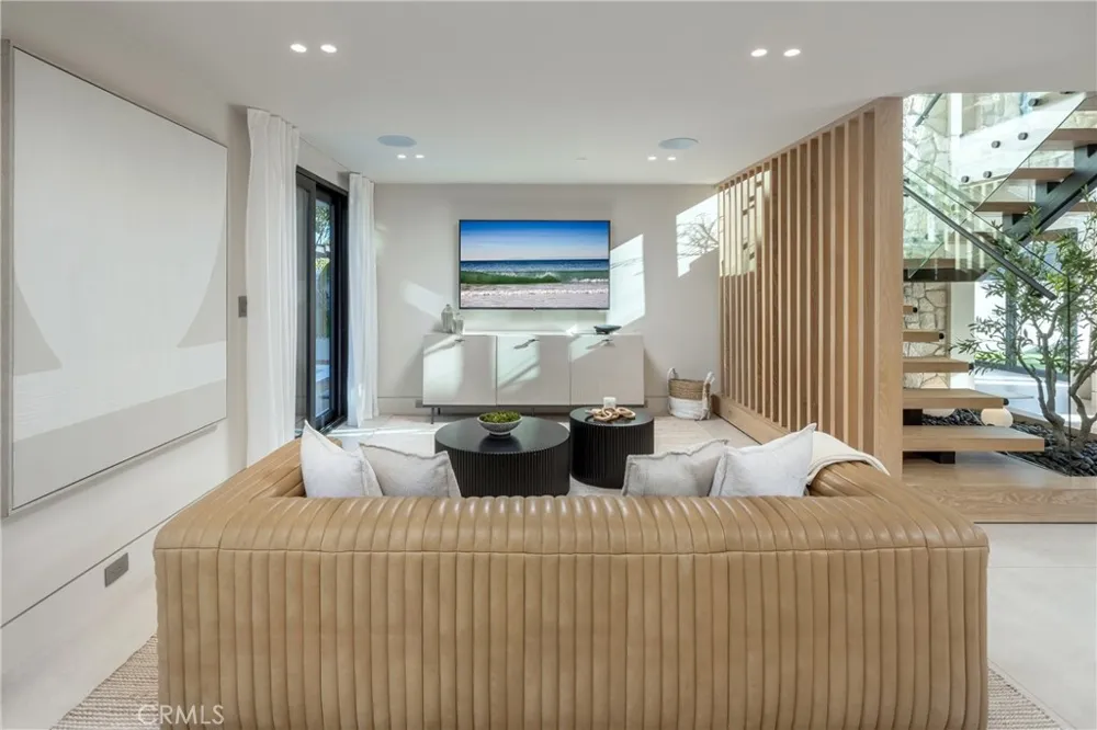 16732 Edgewater Huntington Beach, CA 92649