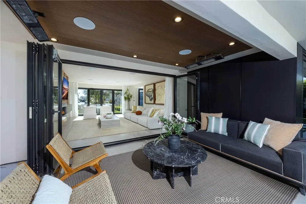 16732 Edgewater Huntington Beach, CA 92649