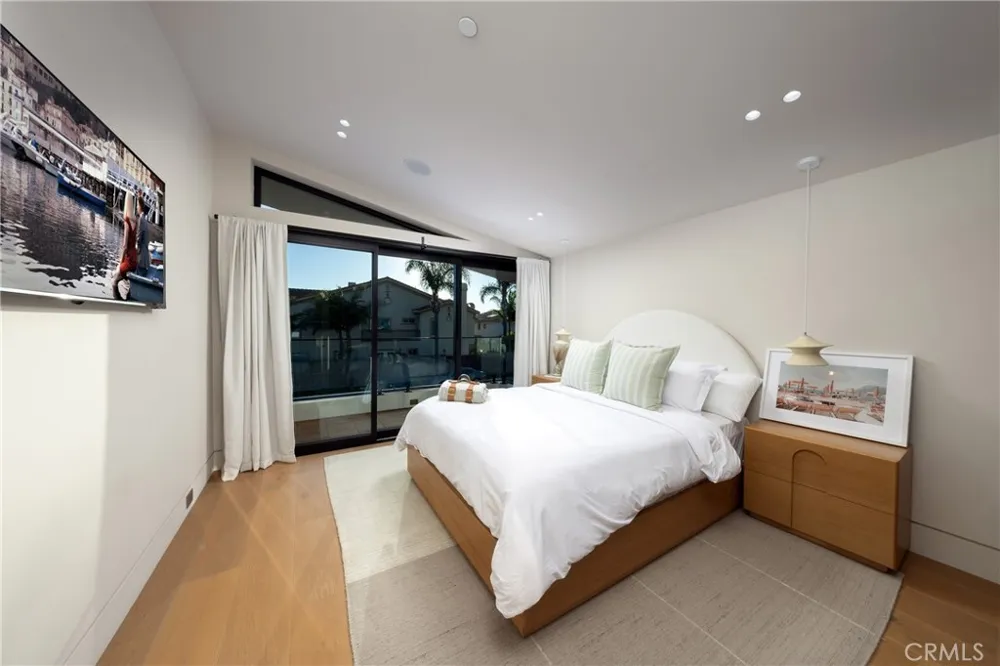 16732 Edgewater Huntington Beach, CA 92649