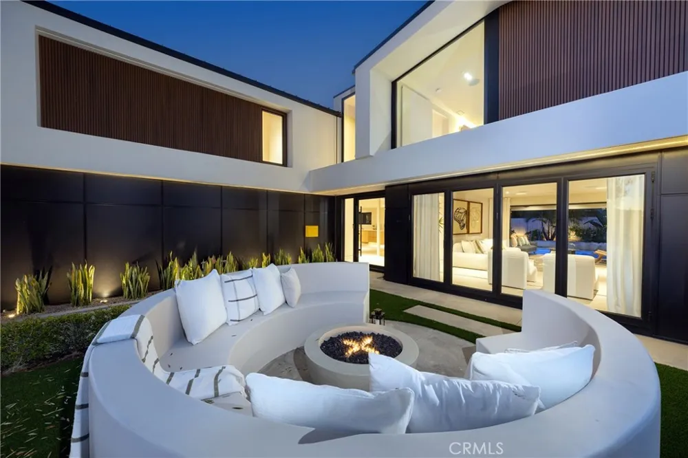 16732 Edgewater Huntington Beach, CA 92649