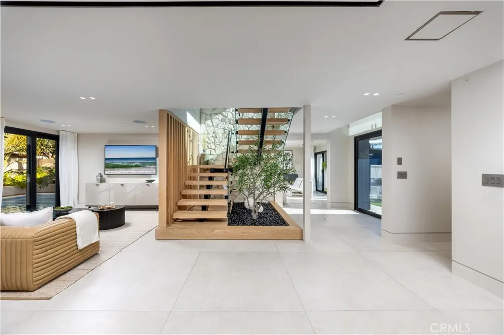 16732 Edgewater Huntington Beach, CA 92649