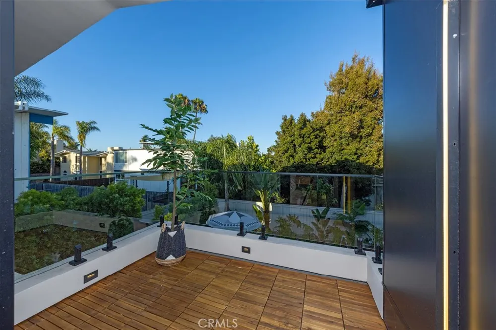 16732 Edgewater Huntington Beach, CA 92649