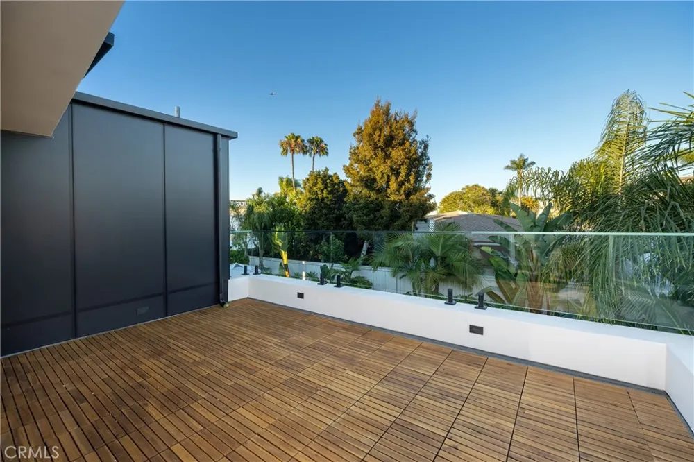 16732 Edgewater Huntington Beach, CA 92649