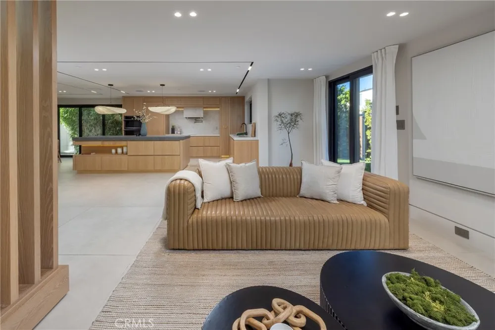 16732 Edgewater Huntington Beach, CA 92649